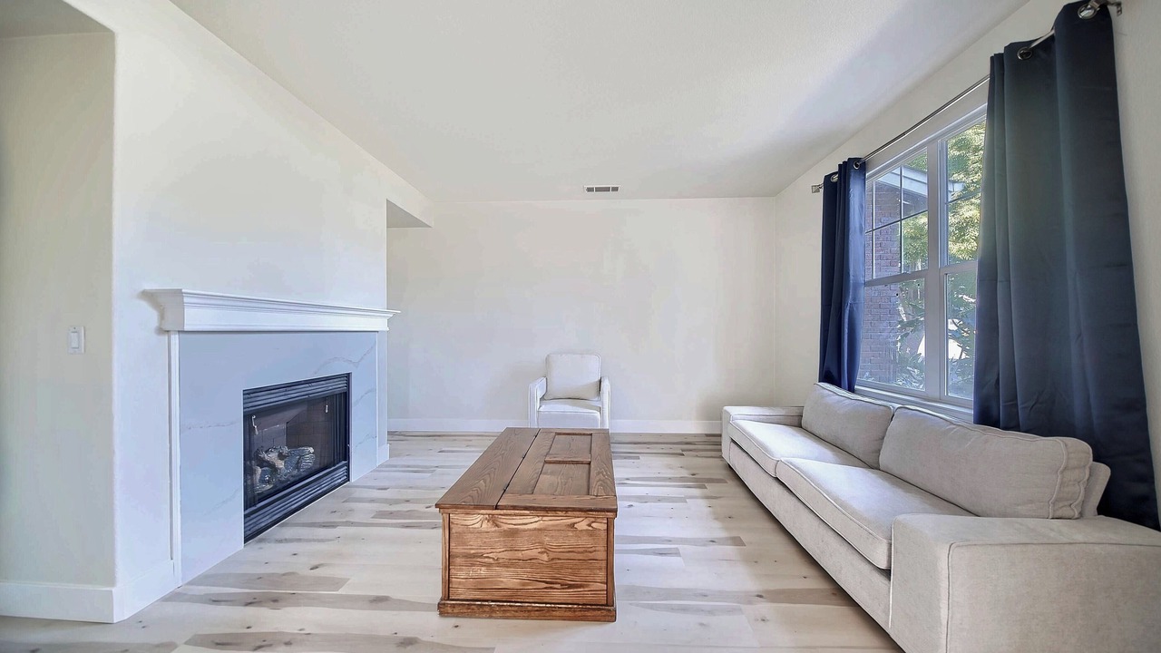 Photo of Livingroom in Tracy