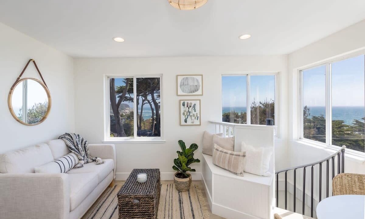 Photo of Bedroom in Moss Beach