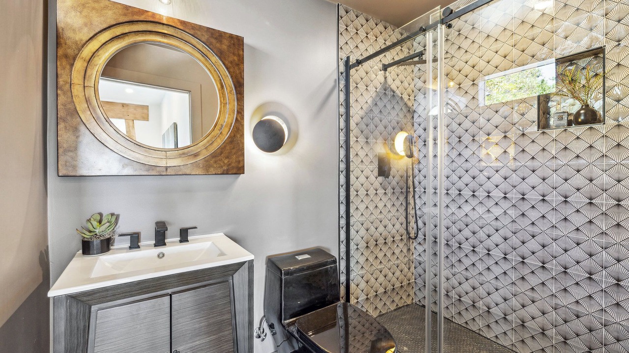 Photo of Bathroom in Upper Rockridge