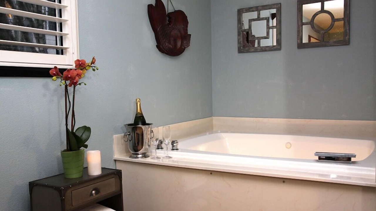 Photo of Bathroom in Occidental