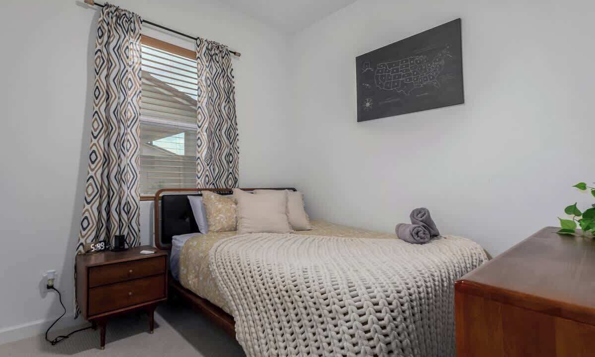 Photo of Bedroom in Montecito in Estrella