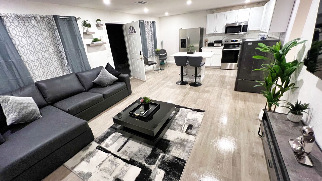 Photo of Livingroom in Gateway District