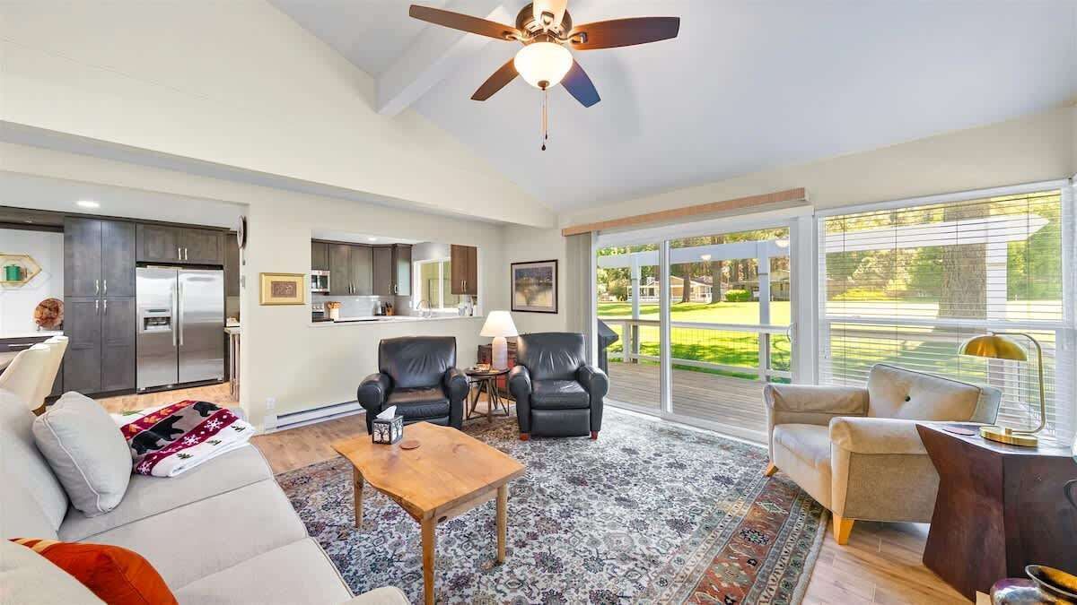 Photo of Livingroom in Plumas Eureka Estates