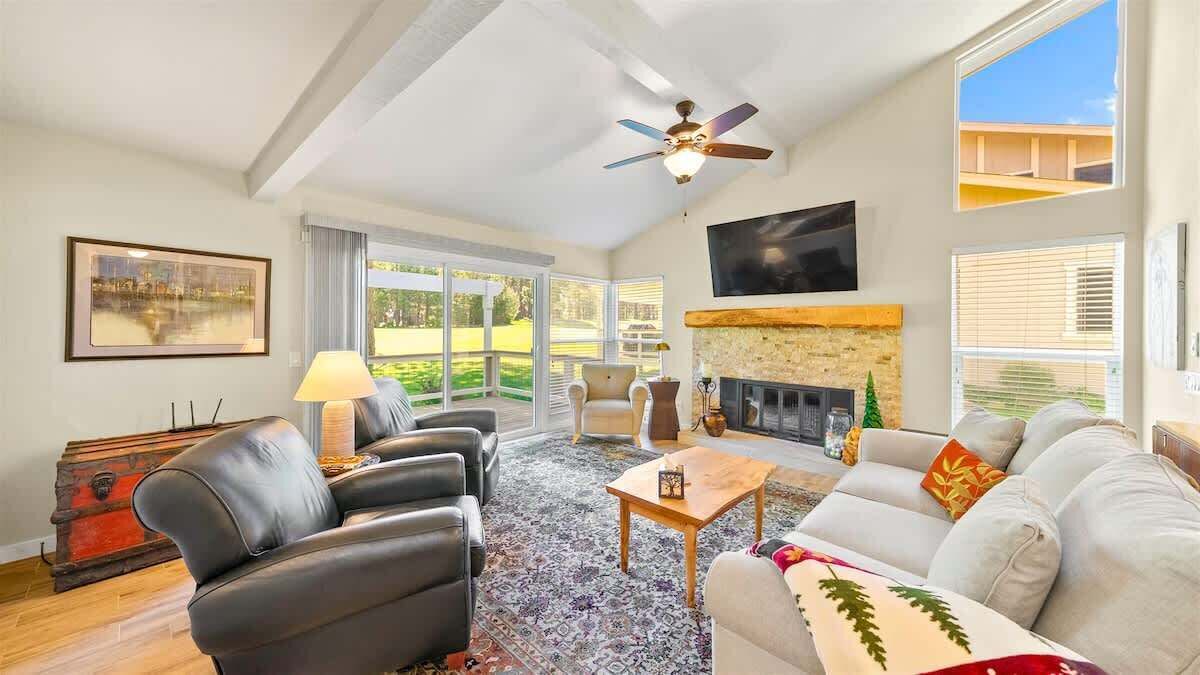 Photo of Livingroom in Plumas Eureka Estates