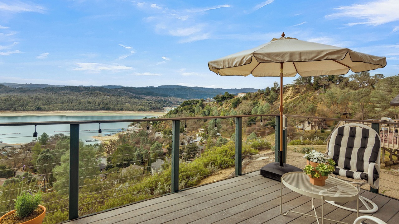 Photo of Patio Balcony in Oak Shores
