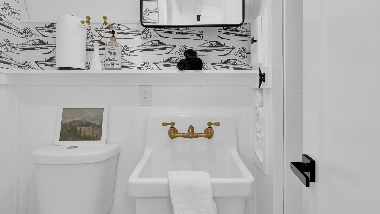 Photo of Bathroom in Oak Shores