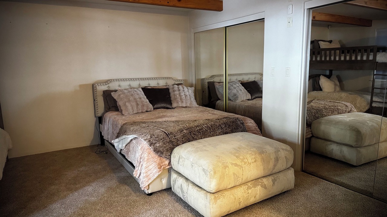 Photo of Bedroom in Auberry