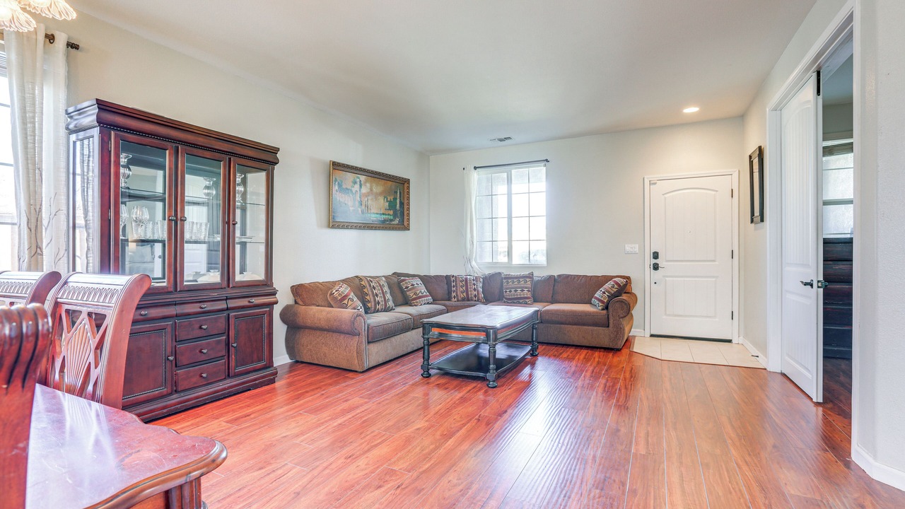 Photo of Livingroom in Roseville