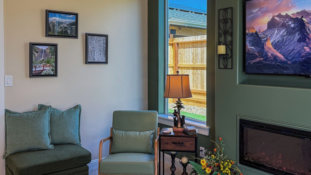 Photo of Livingroom in Yosemite Lakes