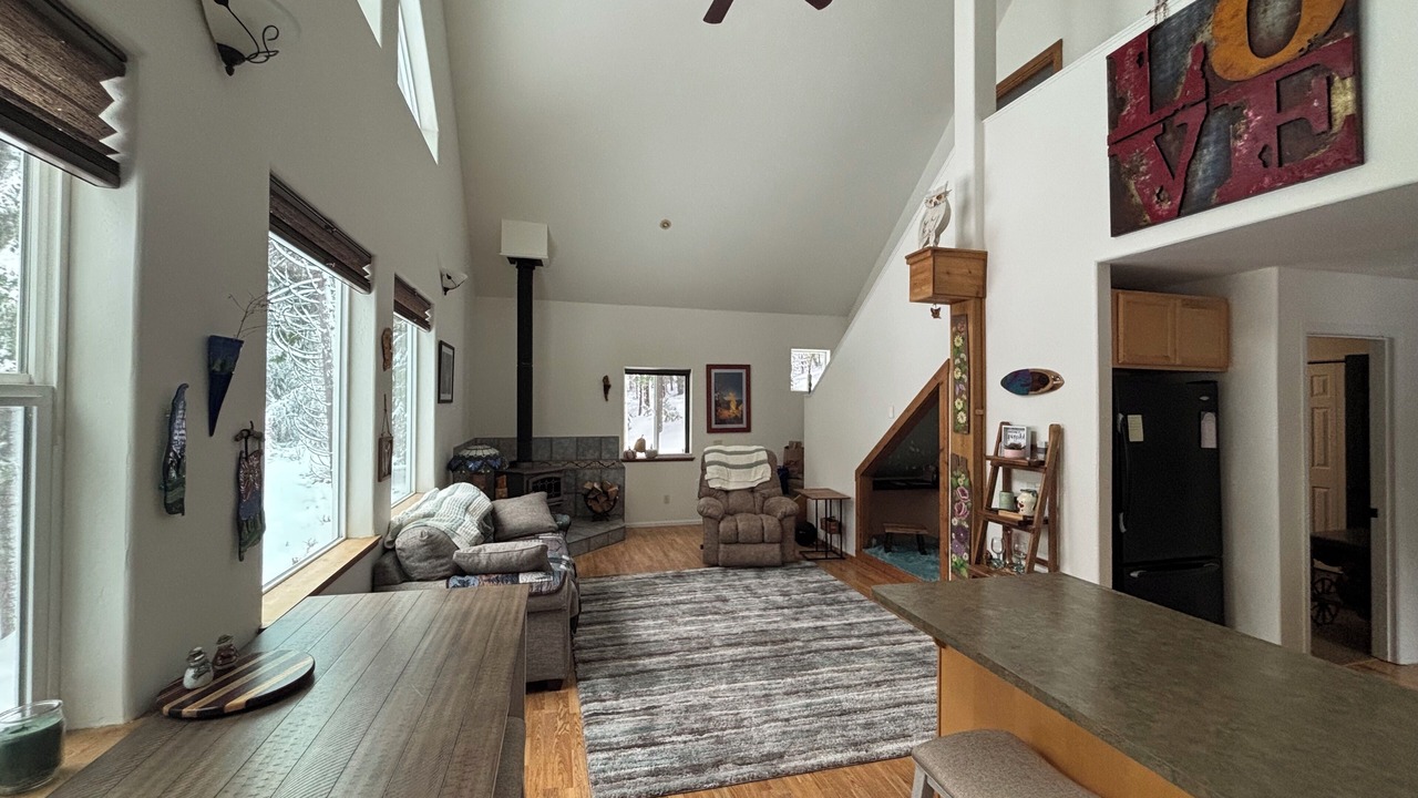 Photo of Livingroom in Mount Shasta