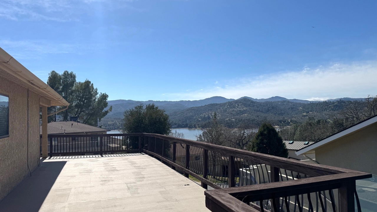 Photo of Patio Balcony in Oak Shores