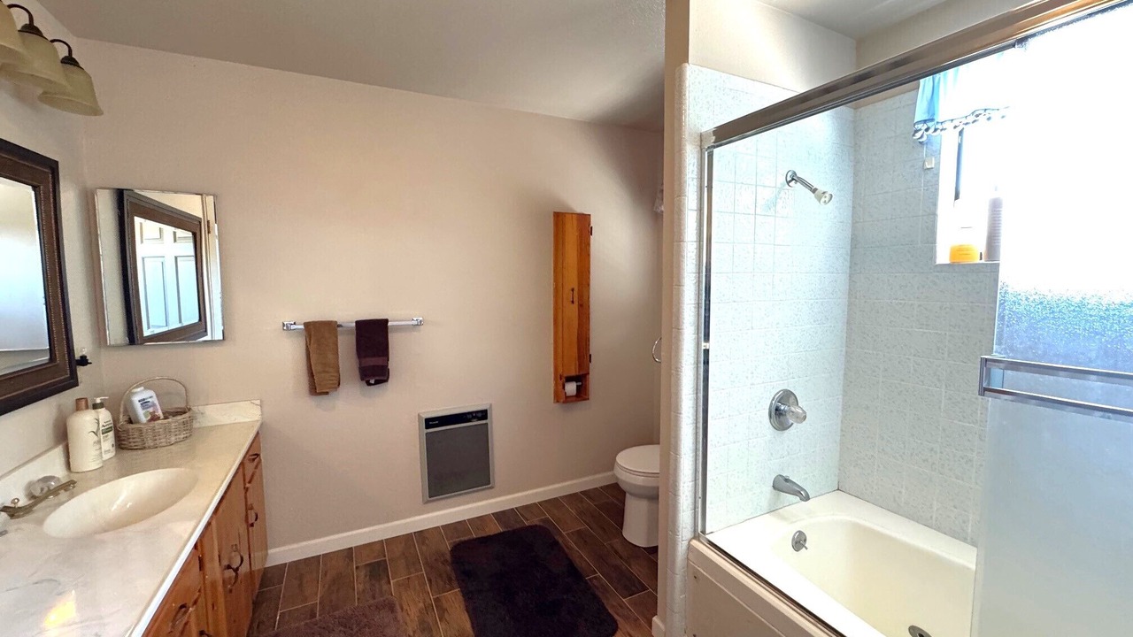 Photo of Bathroom in Oak Shores