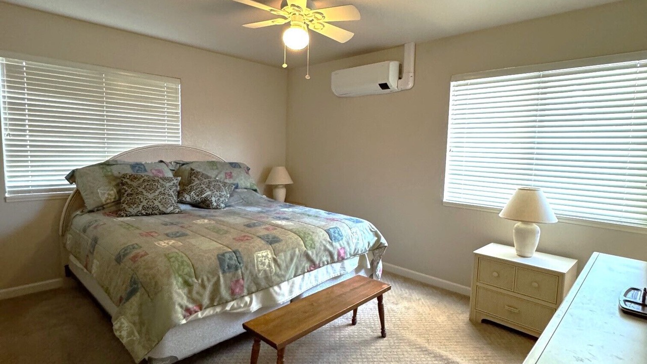 Photo of Bedroom in Oak Shores