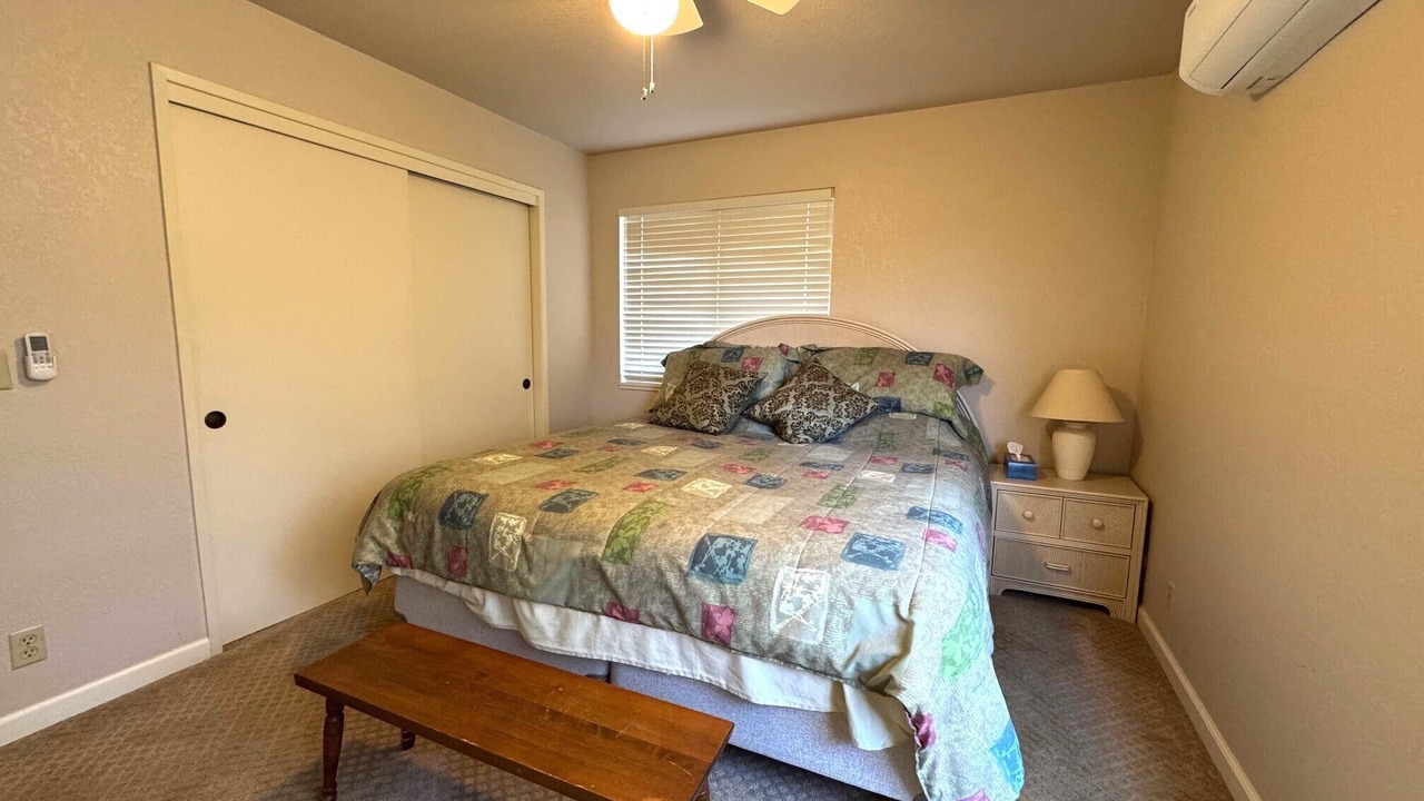Photo of Bedroom in Oak Shores