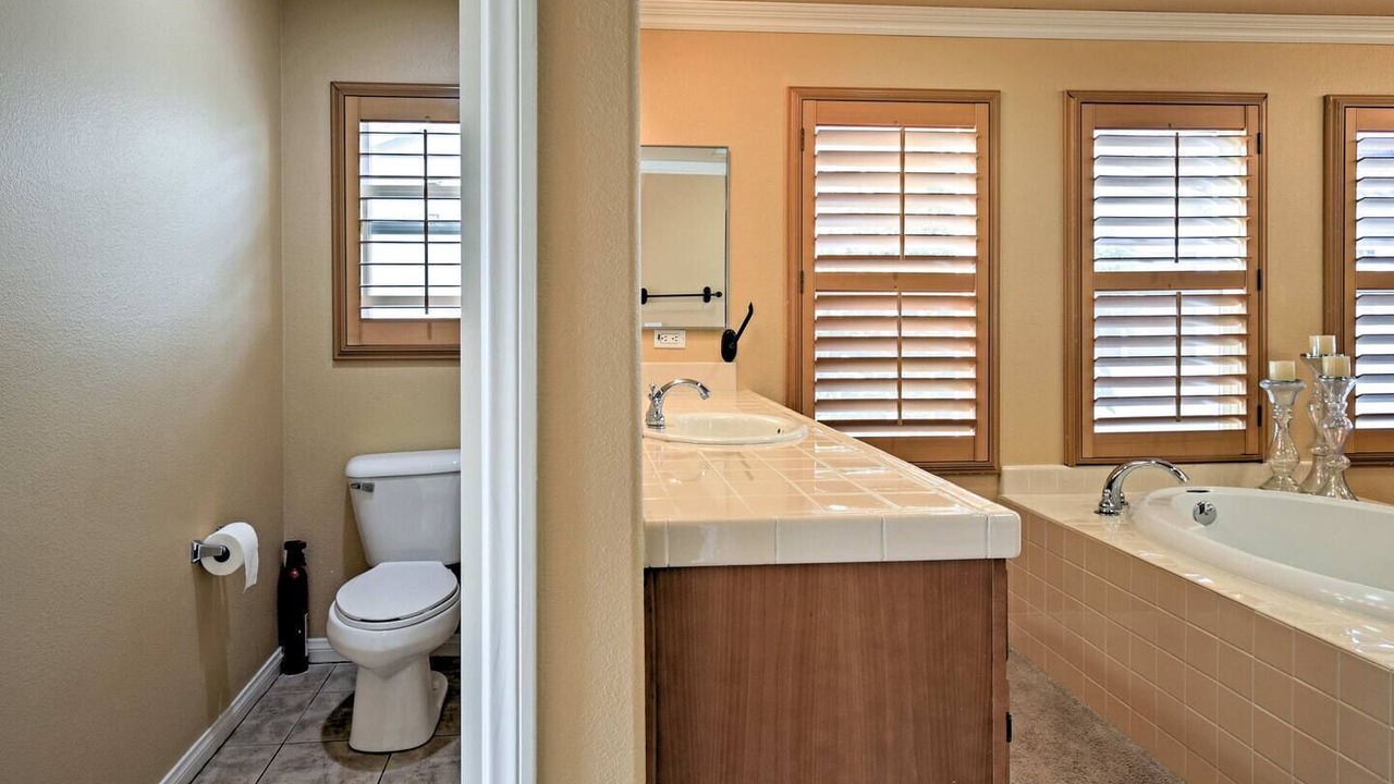Photo of Bathroom in Ocean View Hills