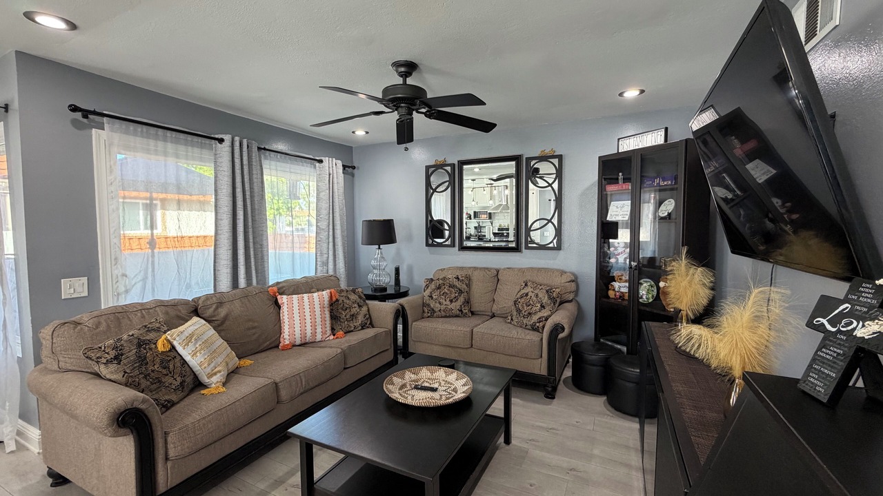 Photo of Livingroom in Lake Forest