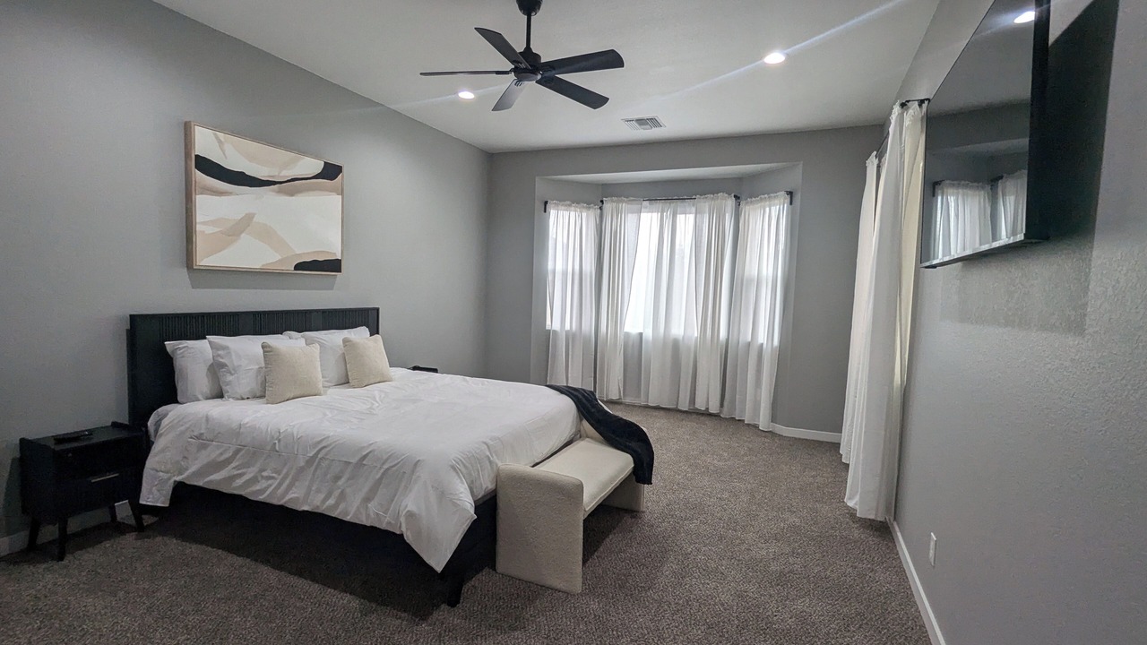 Photo of Bedroom in Rovey Farm Estates