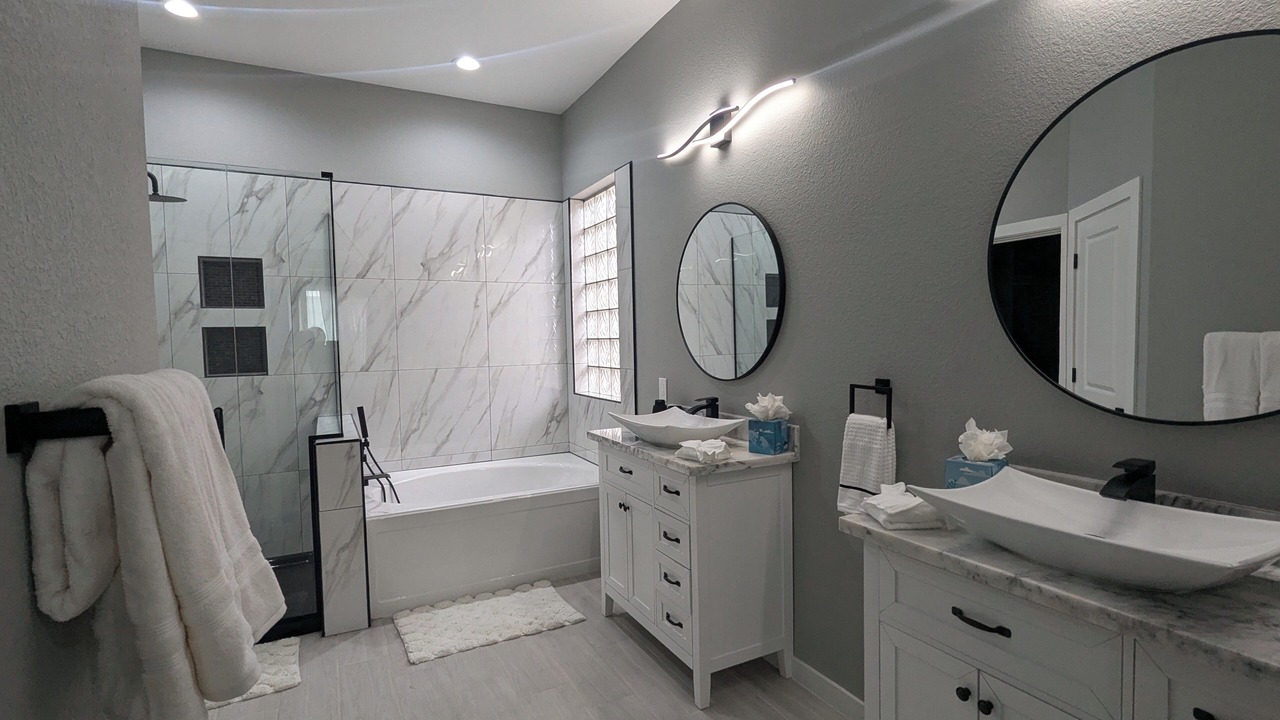 Photo of Bathroom in Rovey Farm Estates