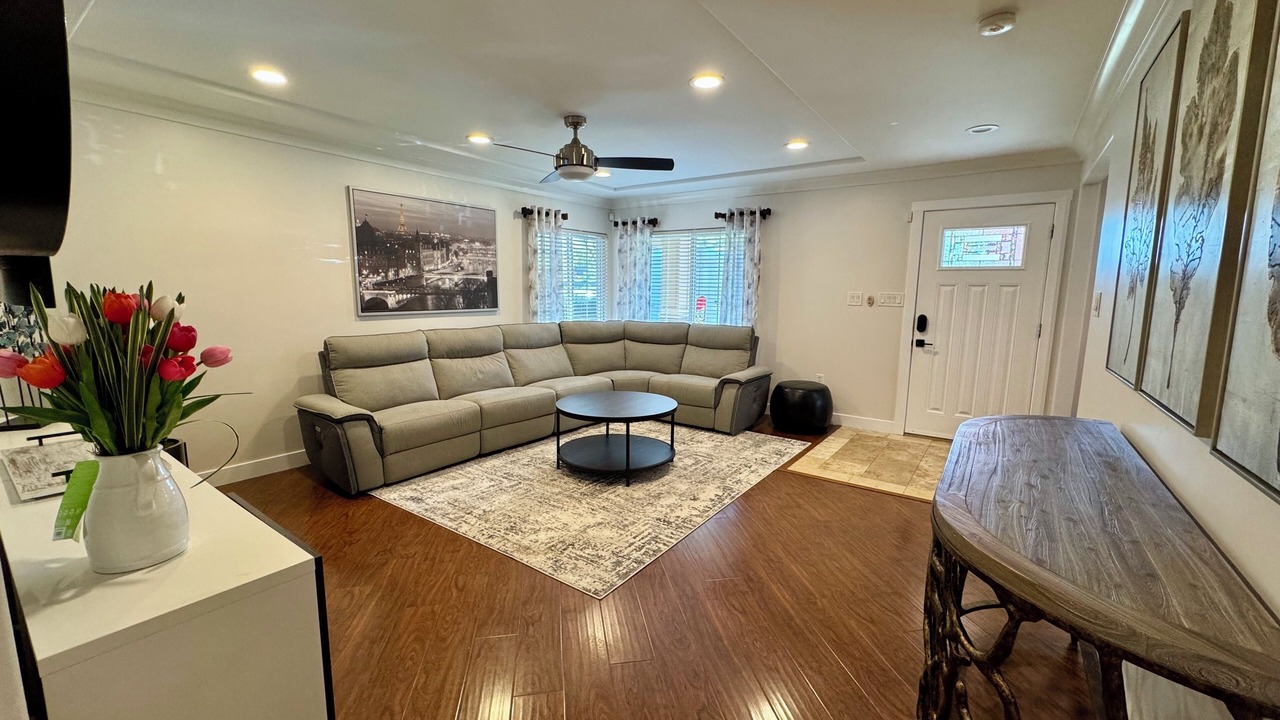 Photo of Livingroom in West Sacramento