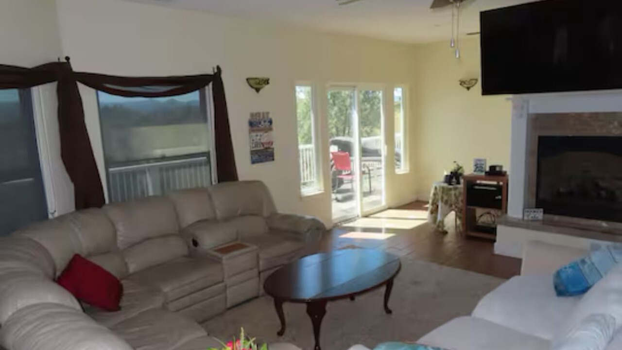 Photo of Livingroom in Oak Shores