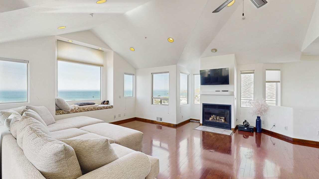 Photo of Livingroom in Cayucos