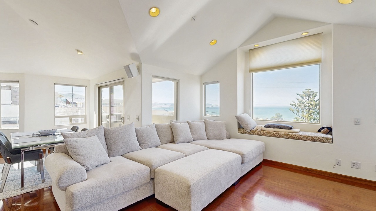 Photo of Livingroom in Cayucos