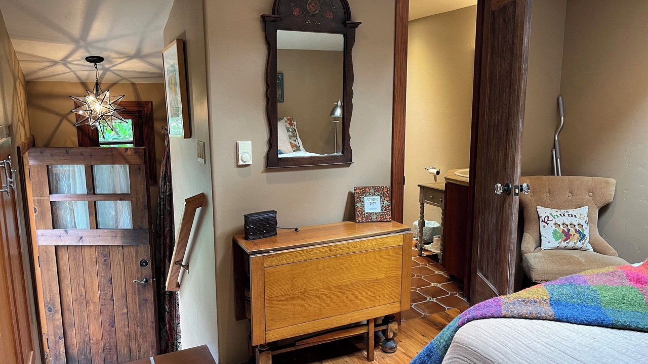 Photo of Bedroom in Willow Glen