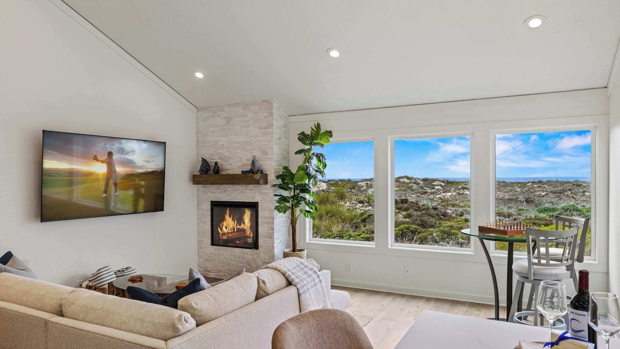 Photo of Livingroom in Castroville