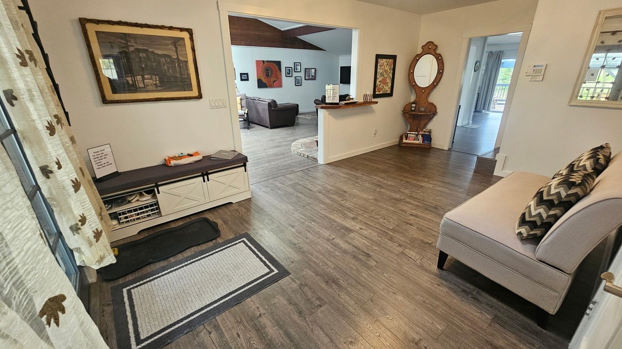 Photo of Livingroom in Phillipsville