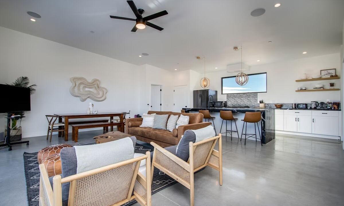 Photo of Livingroom in Landers