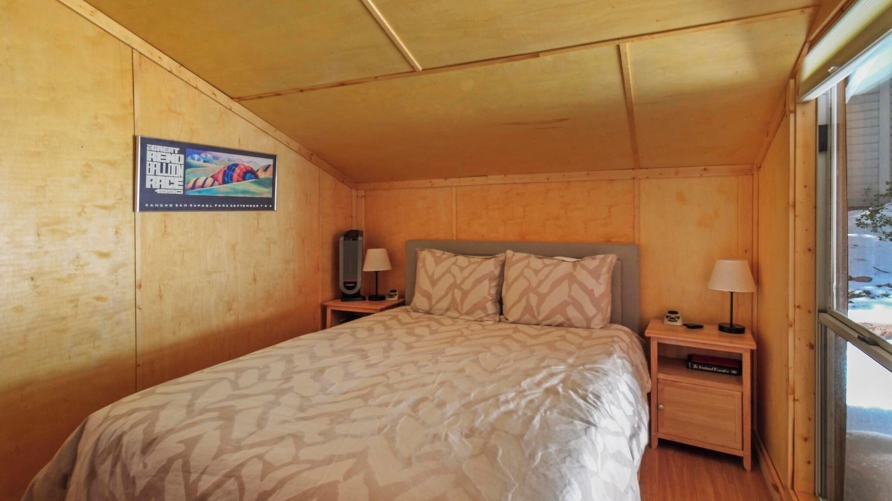 Photo of Bedroom in Lake Forest
