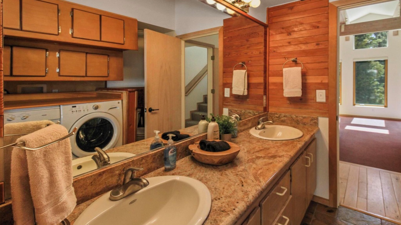 Photo of Bathroom in Lake Forest