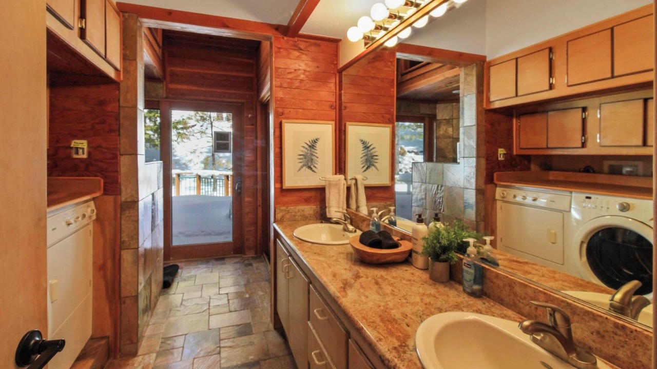 Photo of Bathroom in Lake Forest