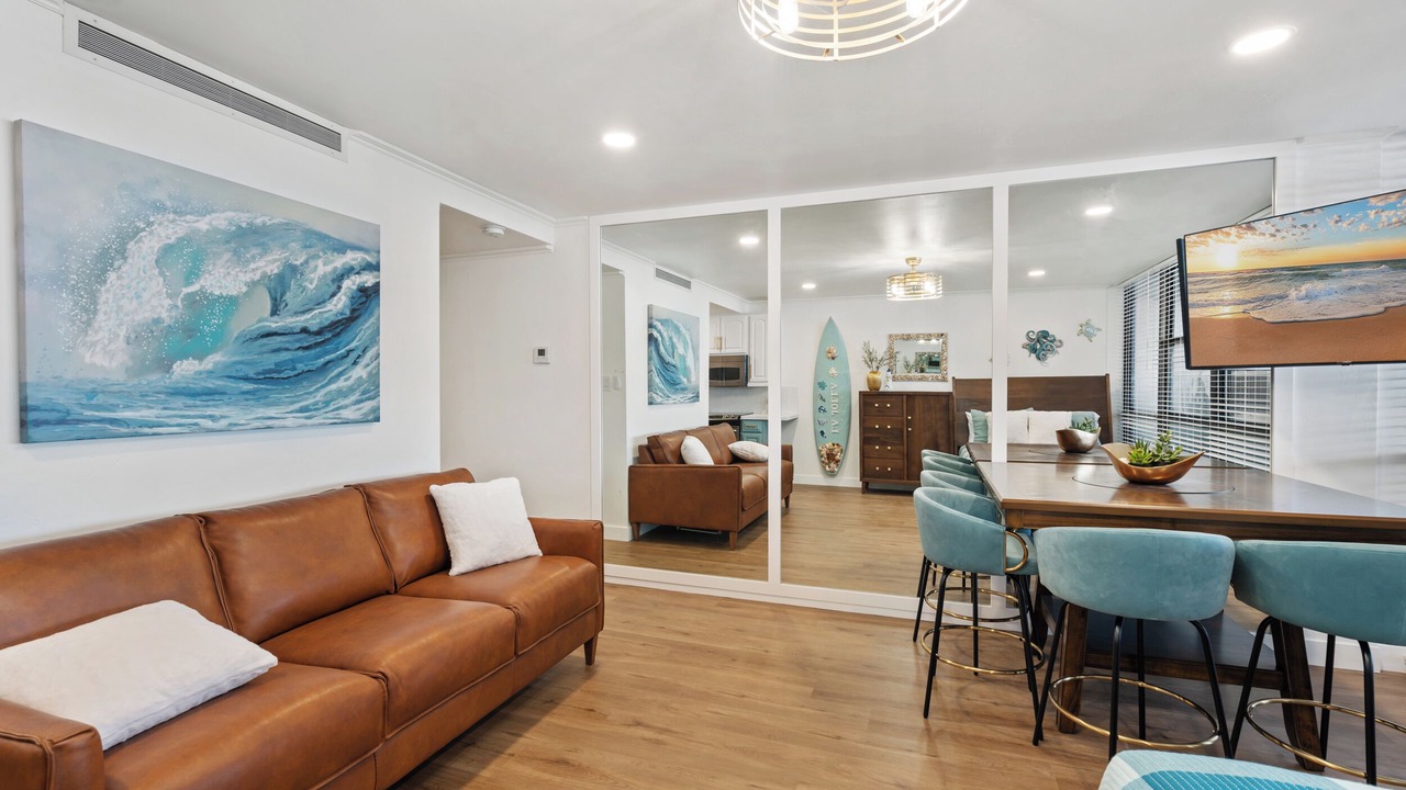 Photo of Livingroom in Village of La Jolla