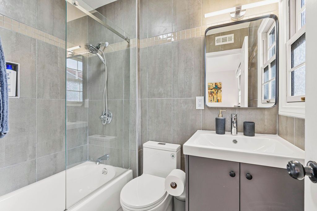 Photo of Bathroom in Northwest Anaheim