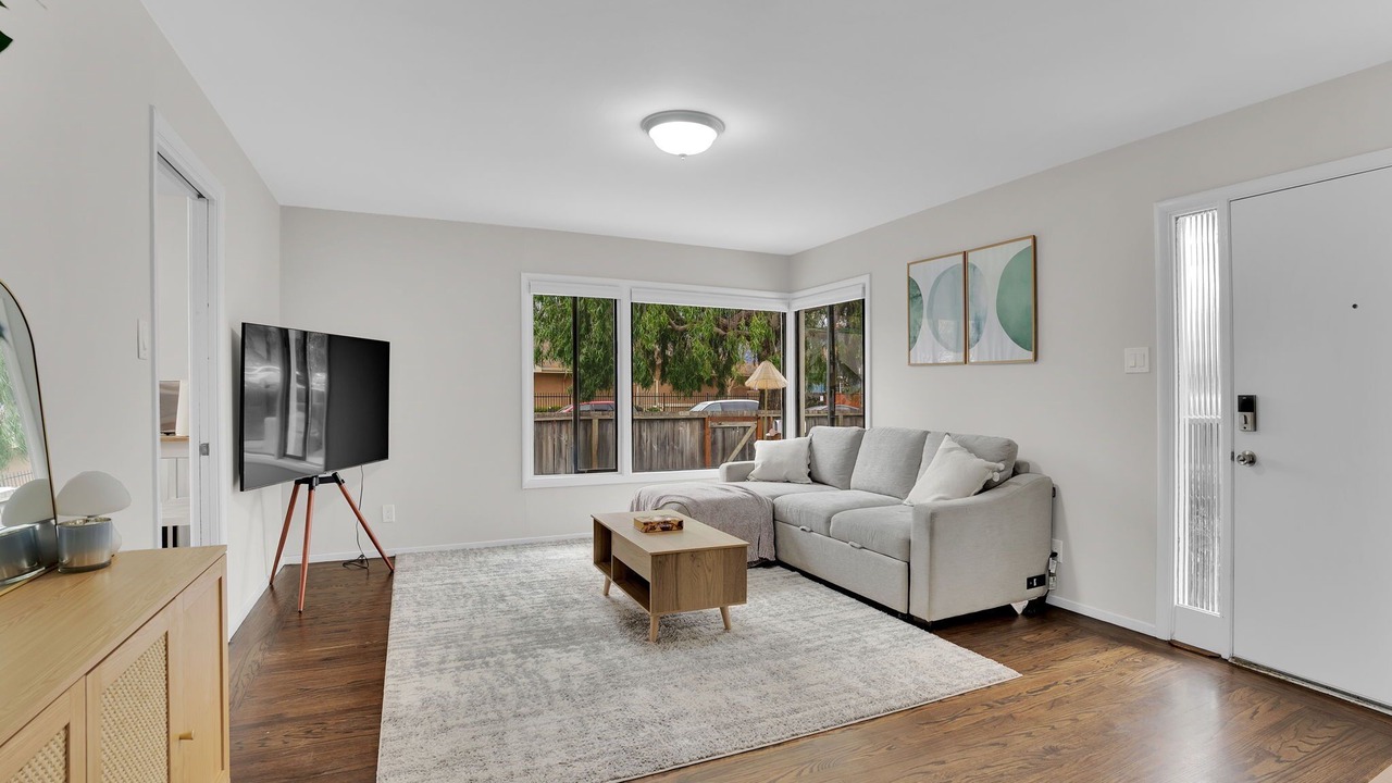 Photo of Livingroom in North Central