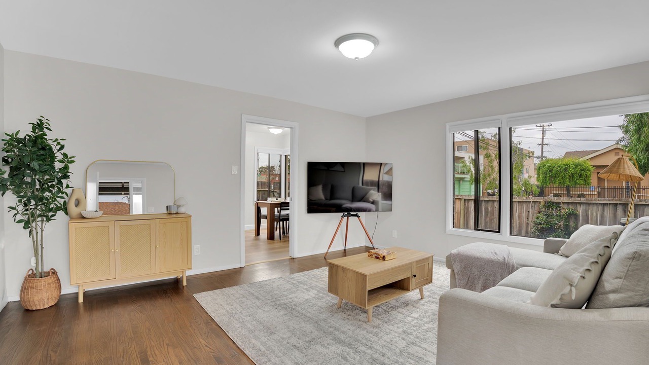 Photo of Livingroom in North Central