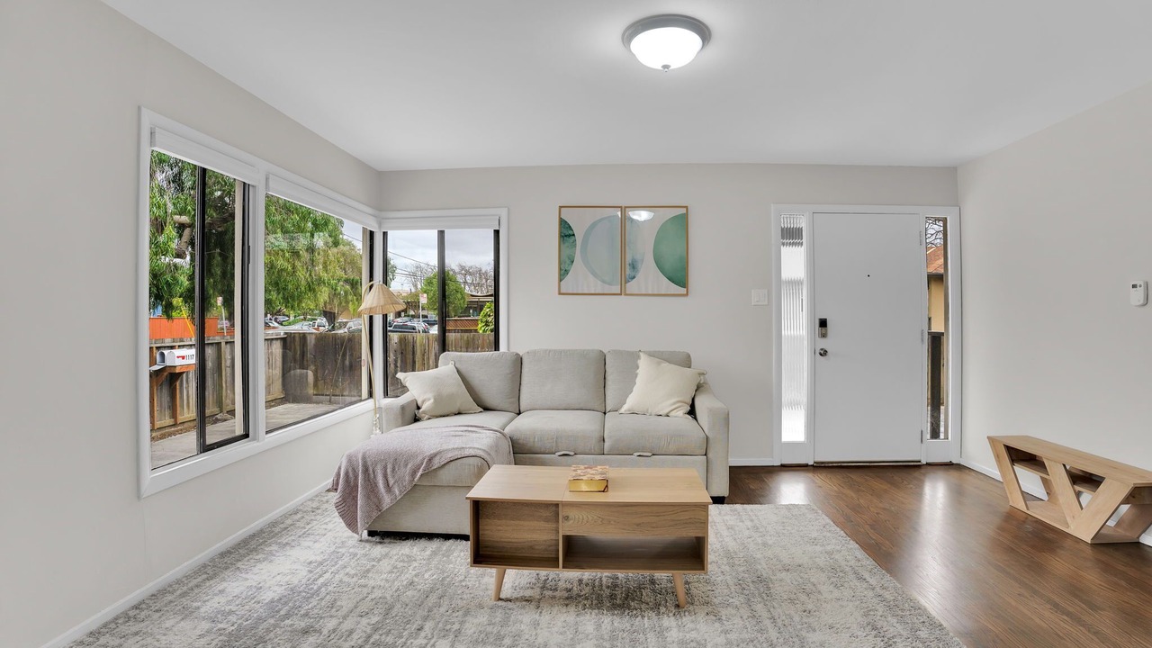 Photo of Livingroom in North Central