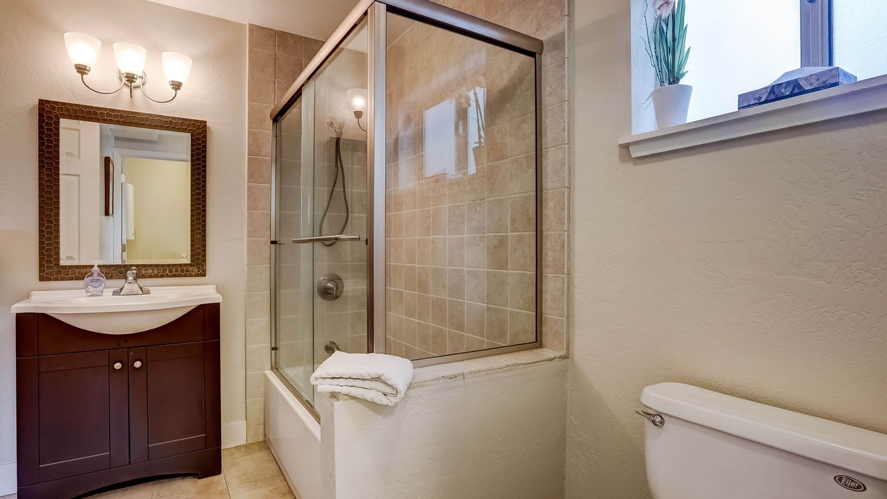 Photo of Bathroom in Al Tahoe