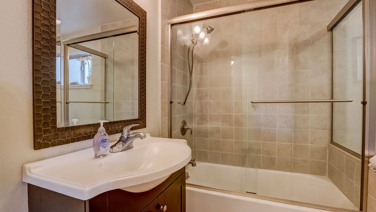 Photo of Bathroom in Al Tahoe