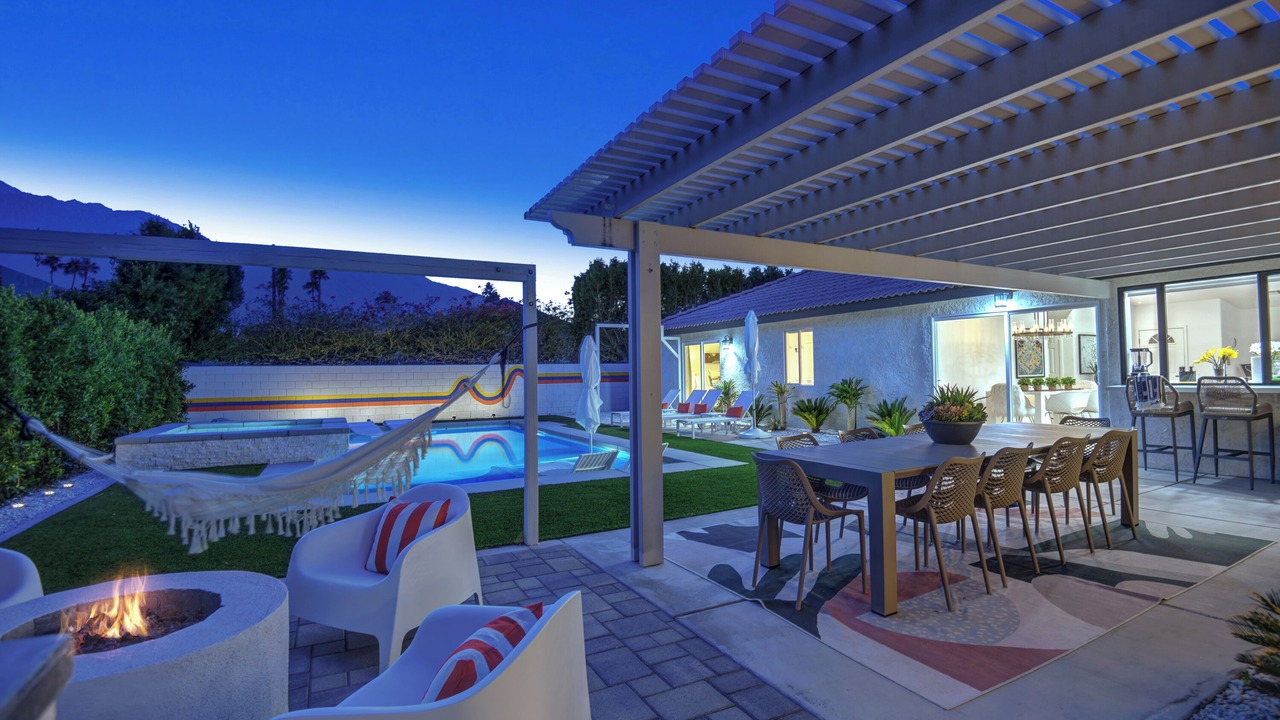 Photo of Outdoor in Racquet Club West