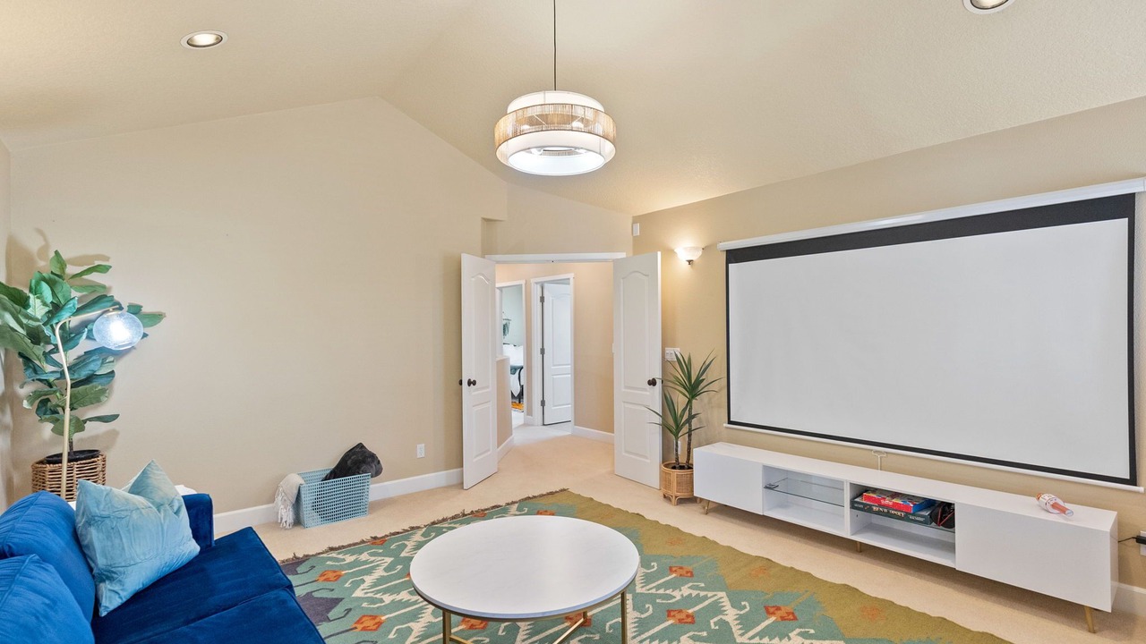 Photo of Livingroom in Old Farm District