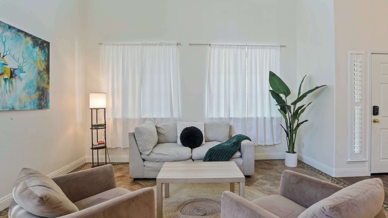 Photo of Livingroom in West Sacramento