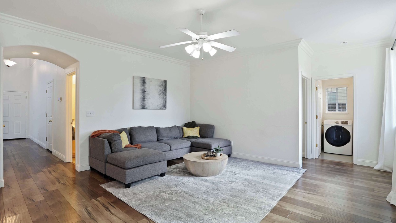 Photo of Livingroom in West Sacramento