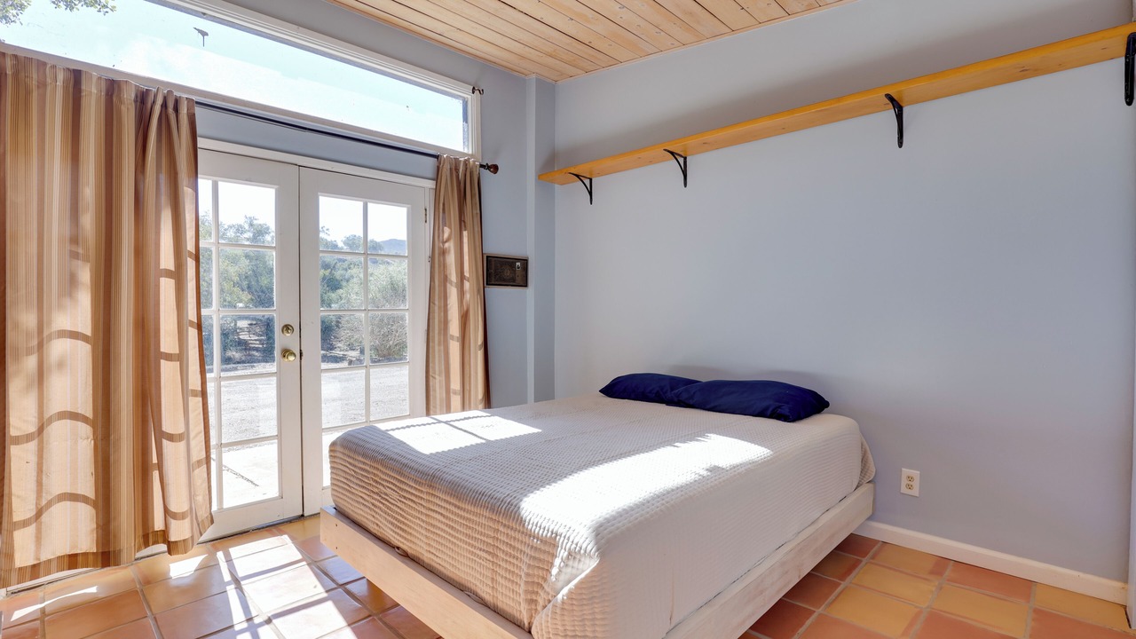 Photo of Bedroom in Valley Center