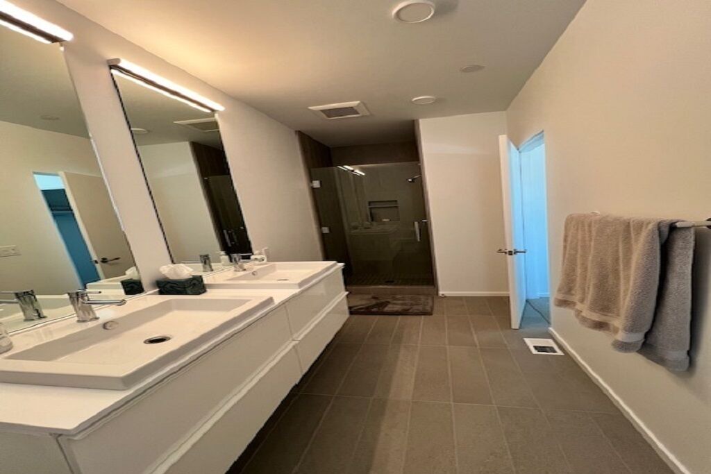 Photo of Bathroom in Land Park