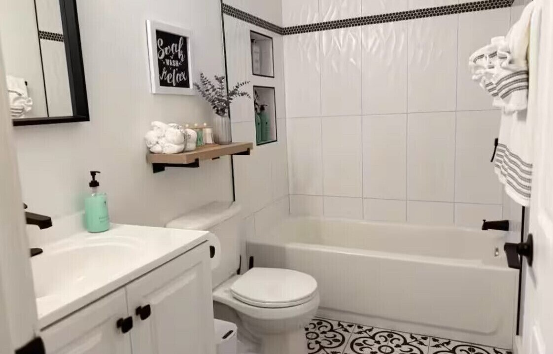 Photo of Bathroom in Los Angeles