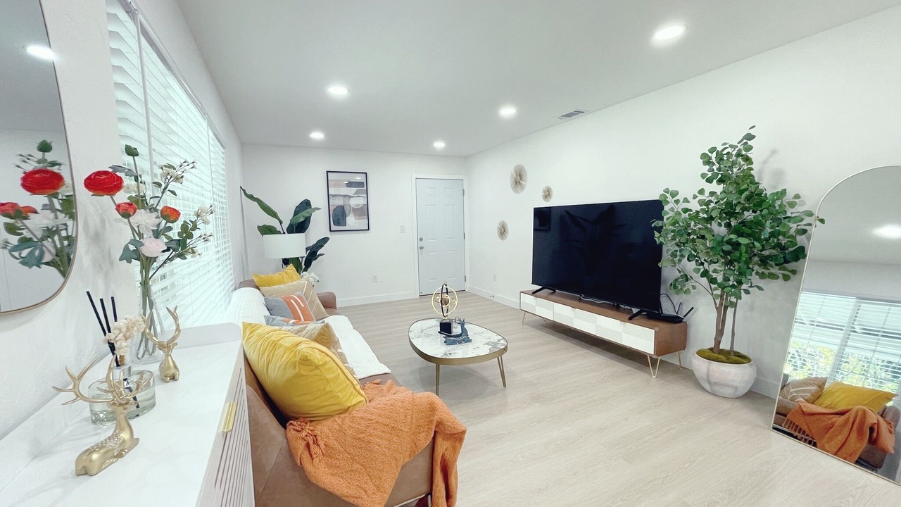 Photo of Livingroom in Rose Garden