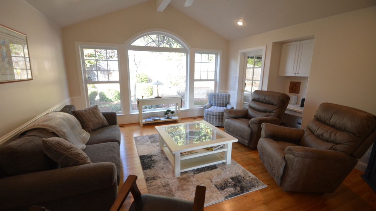Photo of Livingroom in Bass Lake