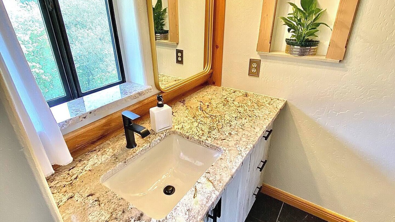 Photo of Bathroom in Veyo